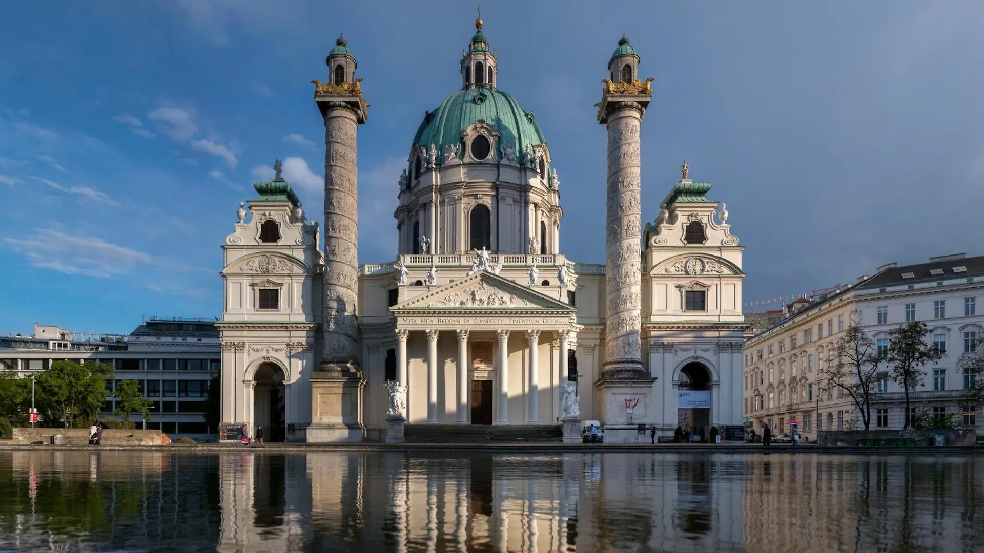 Central Stephansdom Apartment I Netflix I Self Check In Vienna